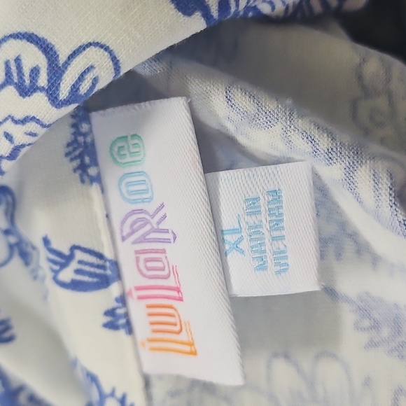 LuLaRoe Blue and White Print Valentina Button-Down Top NWOT - Picture 8 of 12